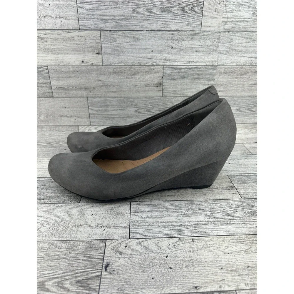 Clarks Collection Grey Suede Wedge Pumps Round Toe Cushion Soft Shoes Women 6.5M